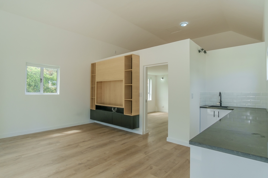 6 Bedroom Property for Sale in Meadowsteads Western Cape